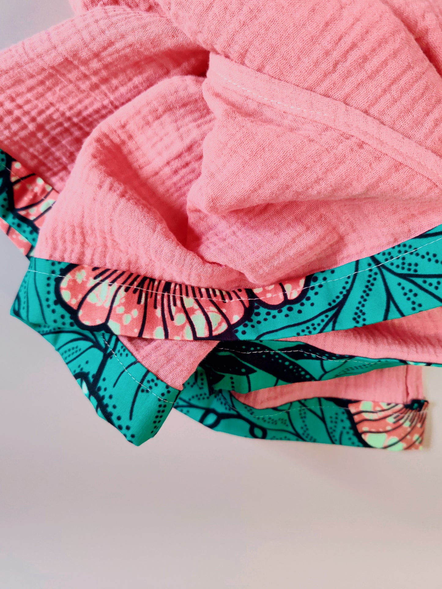 Chèche en gaze de coton Corail – création artisanale – Yaala – fabriquée en Bretagne