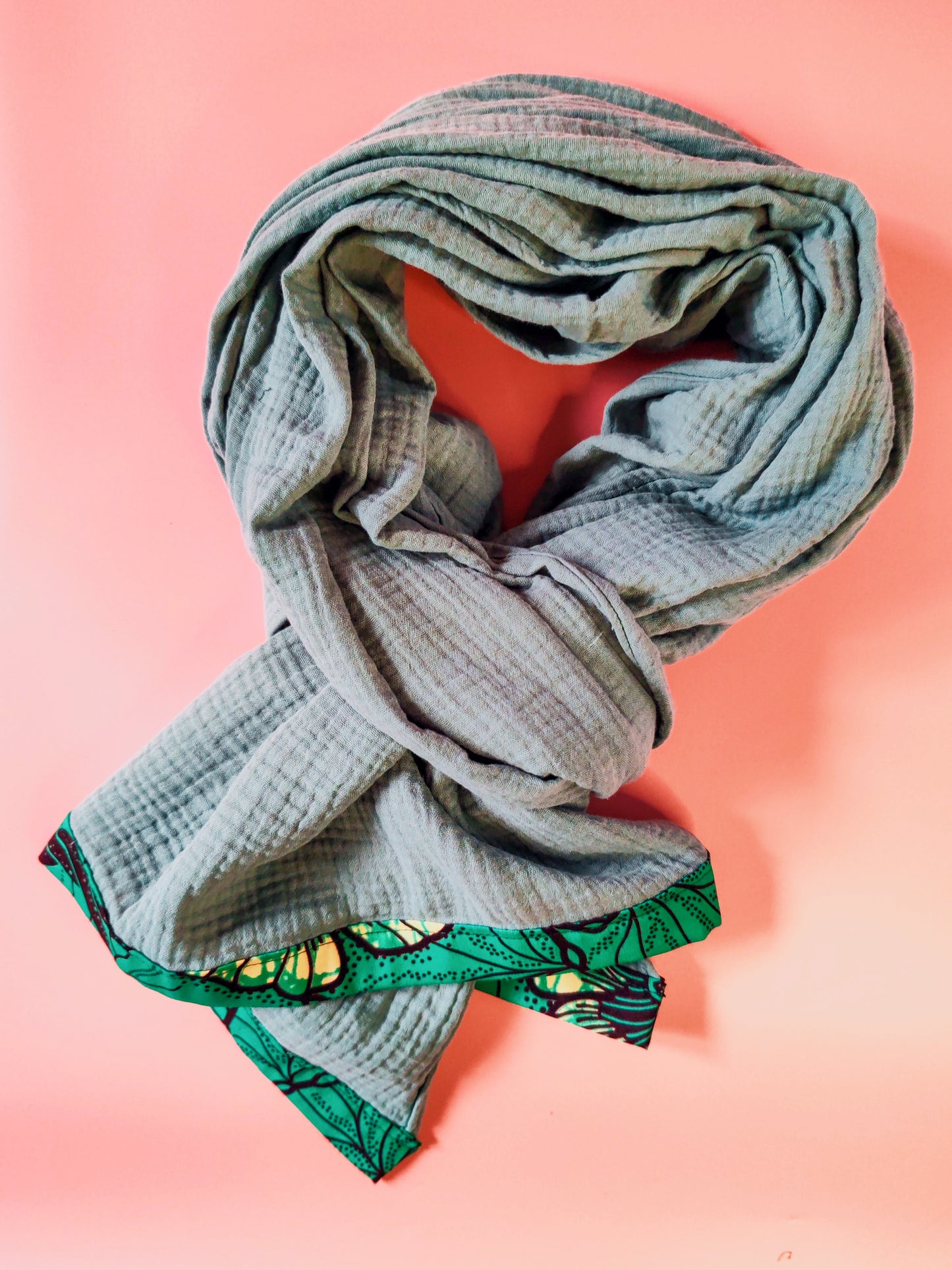 Chèche en gaze de coton Vert Saue – création artisanale – Yaala – fabriquée en Bretagne