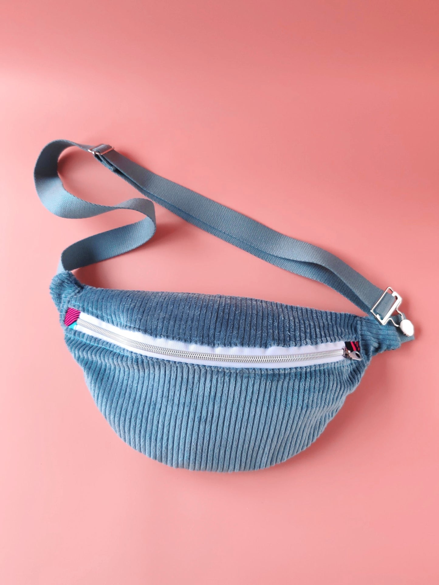 Sac banane en velours Menthe Fraiche & Wax – création artisanale – Yaala – fabriqué en Bretagne