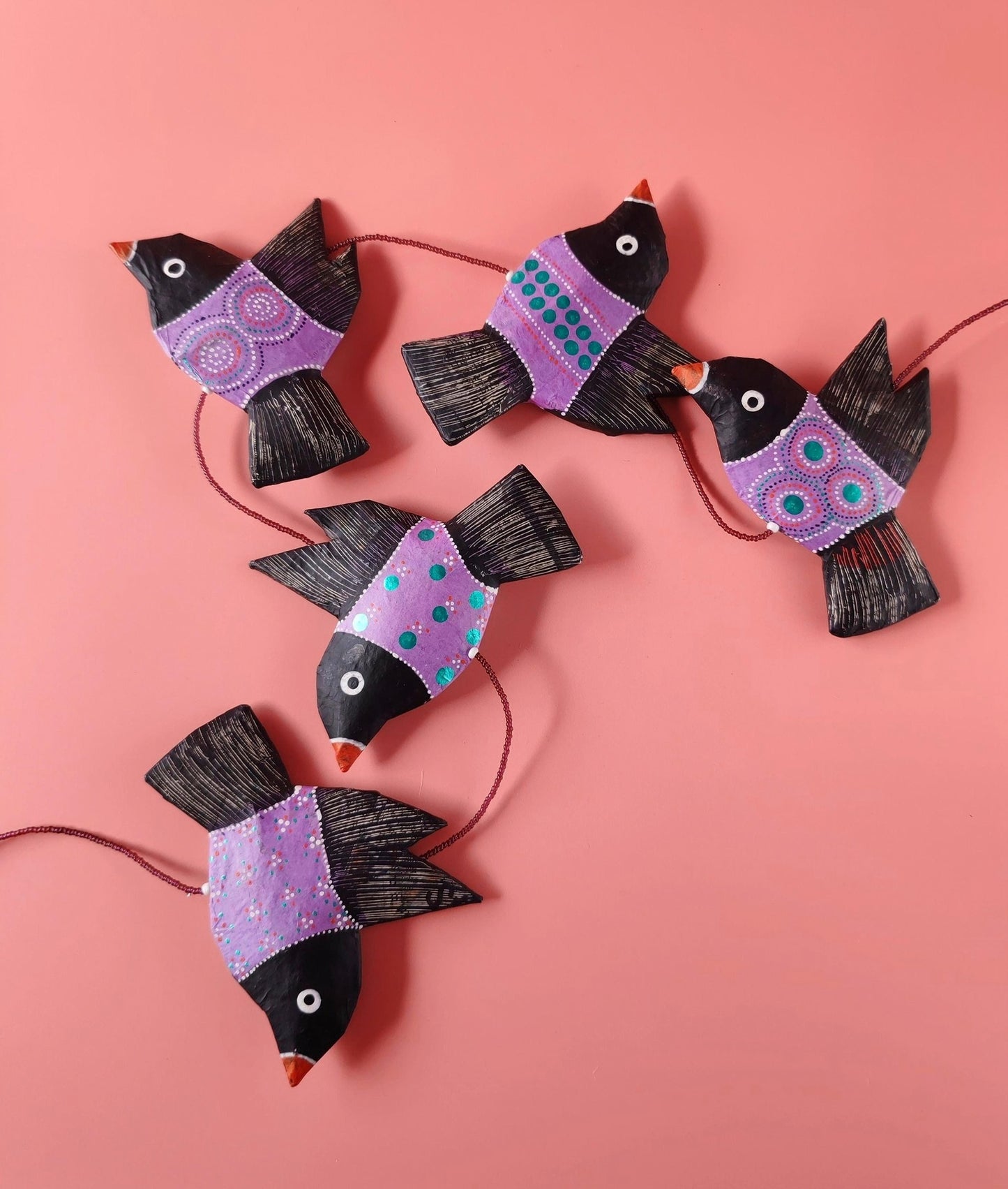 Fil d’oiseaux Violet – Papier mâché & perles