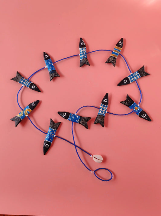 Fils de sardines Bleues – Papier mâché & perles